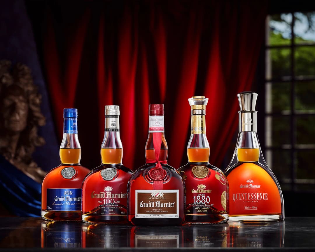 Offers a wide range of Grand Marnier liqueurs (curaçao) with exceptional aromatic richness through their blend.
