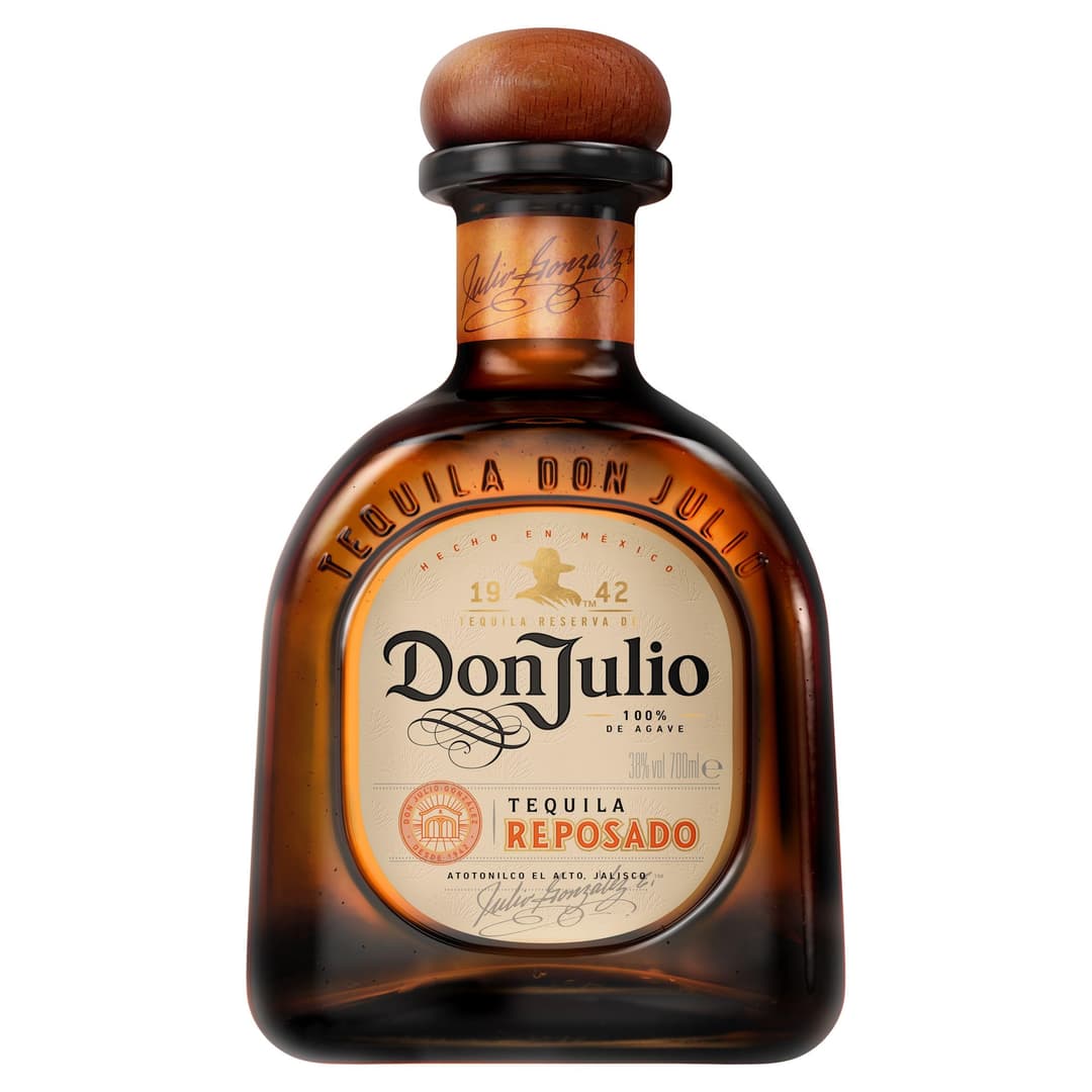 Vieilli 8 mois en fûts de chêne blanc américain pour une tequila dorée et douce aux riches notes d’agrumes, d’épices et de bois. À déguster en cocktail ou sur glace.