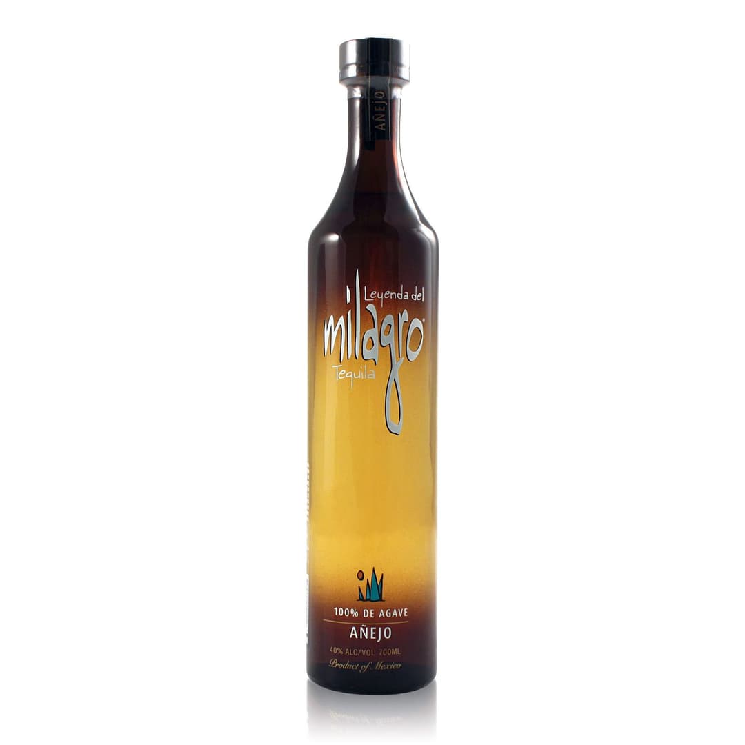 Milagro Añejo — Aged for 14 months in American oak barrels, Milagro Añejo combines elegance and complexity with aromas of oak, orange, and toasted coconut. Its rich palate showcases ripe agave, stone fruit, and butterscotch flavors, leading to a smooth and harmonious finish.
